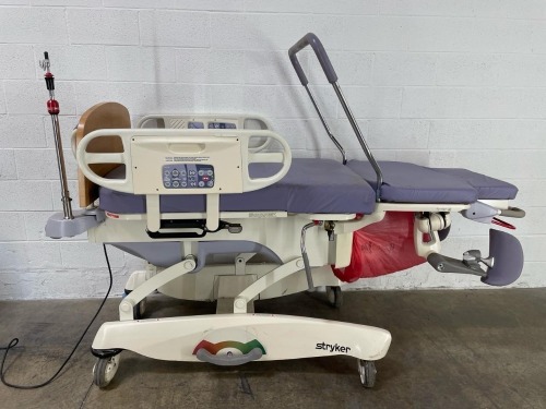 STRYKER TRENDELENBURG BIRTHING BED