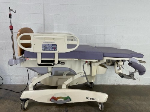 STRYKER TRENDELENBURG BIRTHING BED