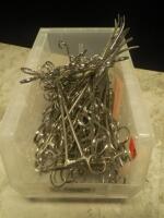 LOT OF VARIOUS FORCEPS