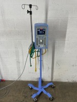 CAREFUSION INFANT FLOW SIPAP NEWBORN RESPIRATORY SUPPORT SYTEM ON ROLLING STAND