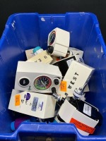 LOT OF VACCUUM REGULATORS