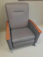 SIEGE GREY PATIENT ROOM TREATMENT RECLINER