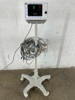 IVY BIOMEDICAL CARDIAC TRIGGER 3150 PATIENT MONITOR ON ROLLING STAND