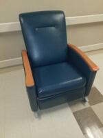 SIEGE BLUE PATIENT ROOM TREATMENT RECLINER