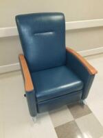 SIEGE BLUE PATIENT ROOM TREATMENT RECLINER