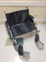 CARDINAL HEALTH 700 LBS CAPACITY WHEELCHAIR