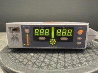 NELLCOR N-560 PULSE OXIMETER