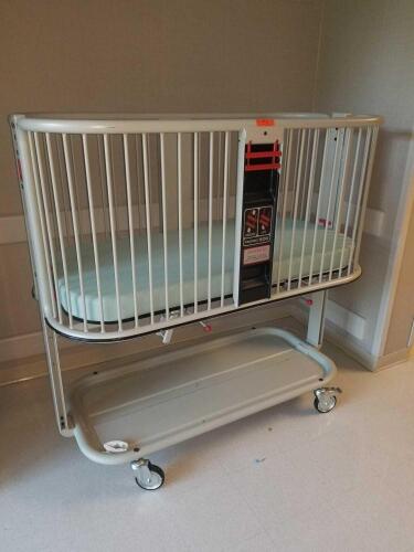 PEDIGO 500 PEDIATRIC CRIB/STRETCHER