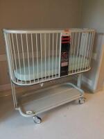 PEDIGO 500 PEDIATRIC CRIB/STRETCHER