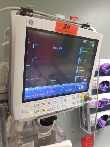 GENERAL ELECTRIC B40 PATIENT MONITOR WITH E-MINI C GAS MODULE