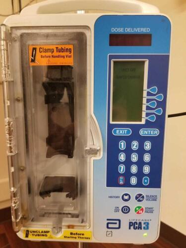 HOSPIRA PCA III INFUSION PUMP ON IV POLE