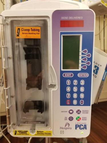 HOSPIRA PCA INFUSION PUMP ON IV POLE