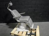 RELIANCE 7000 H EXAM CHAIR WITH FOOTSWITCH