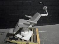 RELIANCE 7000 H EXAM CHAIR WITH FOOTSWITCH