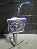 SPHYGMOMANOMETER ON ROLLING STAND