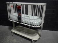 MIDMARK 500 INFANT CRIB