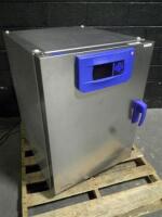 FISHER SCIENTIFIC ISOTEMP LAB FRIDGE