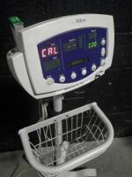 WELCH ALLYN PATIENT MONITOR ON ROLLING STAND