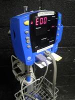 GE DINAMAP CARESCAPE V100 PATIENT MONITOR ON ROLLING STAND