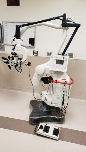 LEICA M520 SURGICAL MICROSCOPE ON MITAKA M500-OH3 STAND