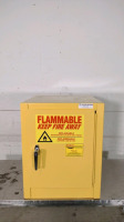 EAGLE 1904 FLAMMABLE LIQUID STORAGE CABINET (NO CART)