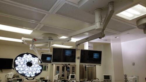 STRYKER VISUM DUAL MOUNT WITH SINGLE VISUM LED SURGICAL LIGHT AND (2) VISIONPRO MONITORS