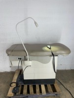 MIDMARK 623 EXAM TABLE