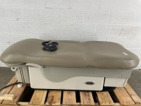 MIDMARK POWERED EXAM TABLE W/ FOOTSWITCH