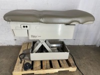 RITTER/MIDMARK 223 EXAM TABLE