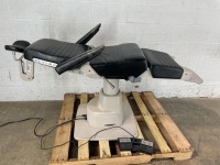 RELIANCE 7000 EXAM TABLE W/ FOOT CONTROL