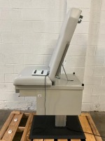 UMF 5080 POWERED EXAM TABLE W/ FOOTSWITCH