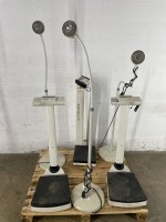 LOT OF EXAM LIGHTS AND DIGITA READOUT PATIENT SCALES