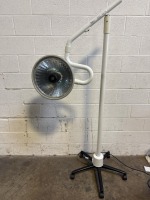 MIDMARK RITTER 355 OR LIGHTS ON ROLLING STAND