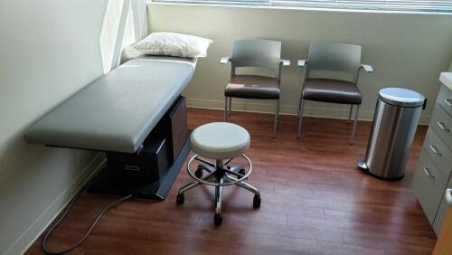 EXAM ROOM TO INCLUDE: MIDMARK 106, EXAM STOOL AND 2 CHAIRS