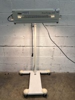 DRAGER PHOTO-THERAPY 4000 PHOTO THERAPY LIGHT ON ROLLING STAND