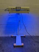 DRAGER PHOTO-THERAPY 4000 PHOTO THERAPY LIGHT ON ROLLING STAND