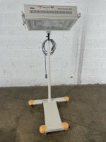 DRAGER PHOTO-THERAPY 4000 PHOTOTHERAPY SYSTEM ON ROLLING STAND
