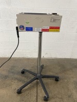 O.R. SOLUTIONS SOLUTION WARMER ON ROLLING STAND