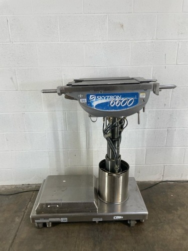 SKYTRON 6600 OR TABLE