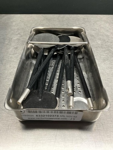DEFIBRILLATOR INTERNAL PADDLES