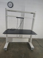 MOBILE WORKSTATION W/ VERTICAL RACK (LIGHT AND OUTLETS)