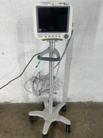 GE DASH 4000 PATIENT MONITOR ON ROLLING STAND