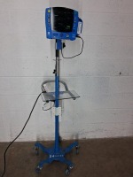 GE DINAMAP V100 CARESCAPE PATIENT MONITOR ON ROLLING STAND