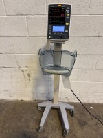 MINDRAY DATASCOPE ACCUTORR V VITAL SIGNS MONITOR ON ROLLING STAND