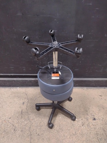 LOT OF (2) MASTER MASSAGE EQUIPMENT STOOLS