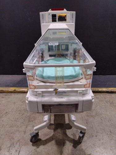 GE GIRAFFE OMNIBED INFANT INCUBATOR
