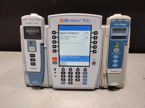 ALARIS PCU 8015 SERIES INFUSION PUMP WITH 8100 SERIES MODULES