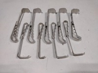 LOT OF KELLY RETRACTORS