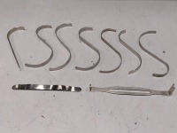 LOT OF RETRACTORS