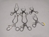 LOT OF RETRACTORS